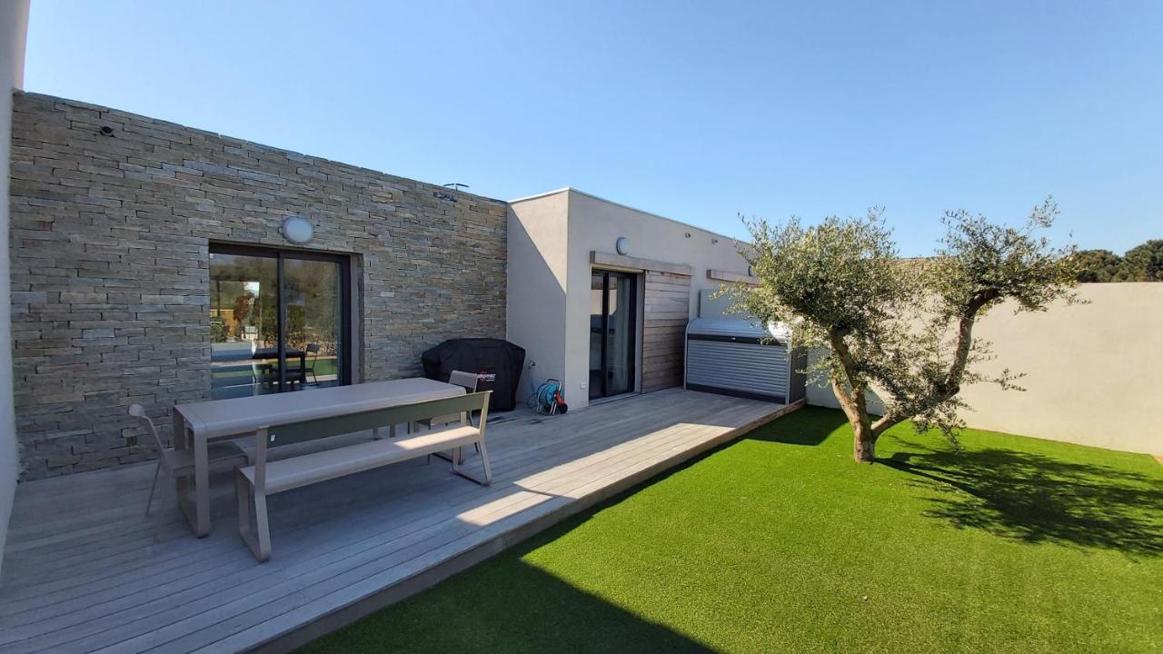 Villa Home Holiday A Cala Rossa Lecci Exteriör bild