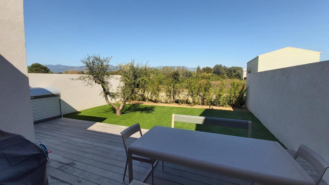 Villa Home Holiday A Cala Rossa Lecci Exteriör bild