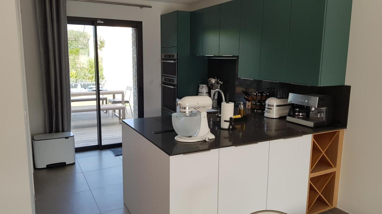 Villa Home Holiday A Cala Rossa Lecci Exteriör bild