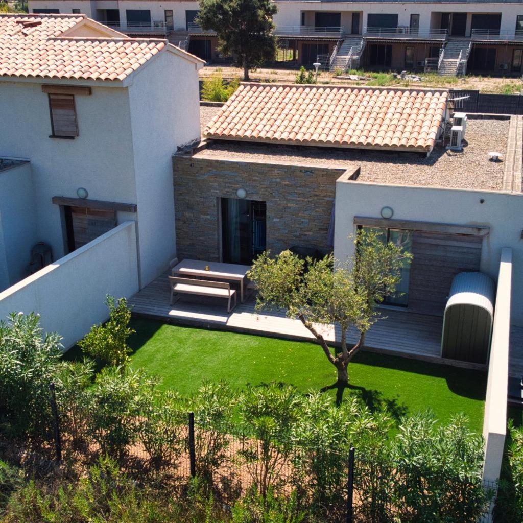 Villa Home Holiday A Cala Rossa Lecci Exteriör bild